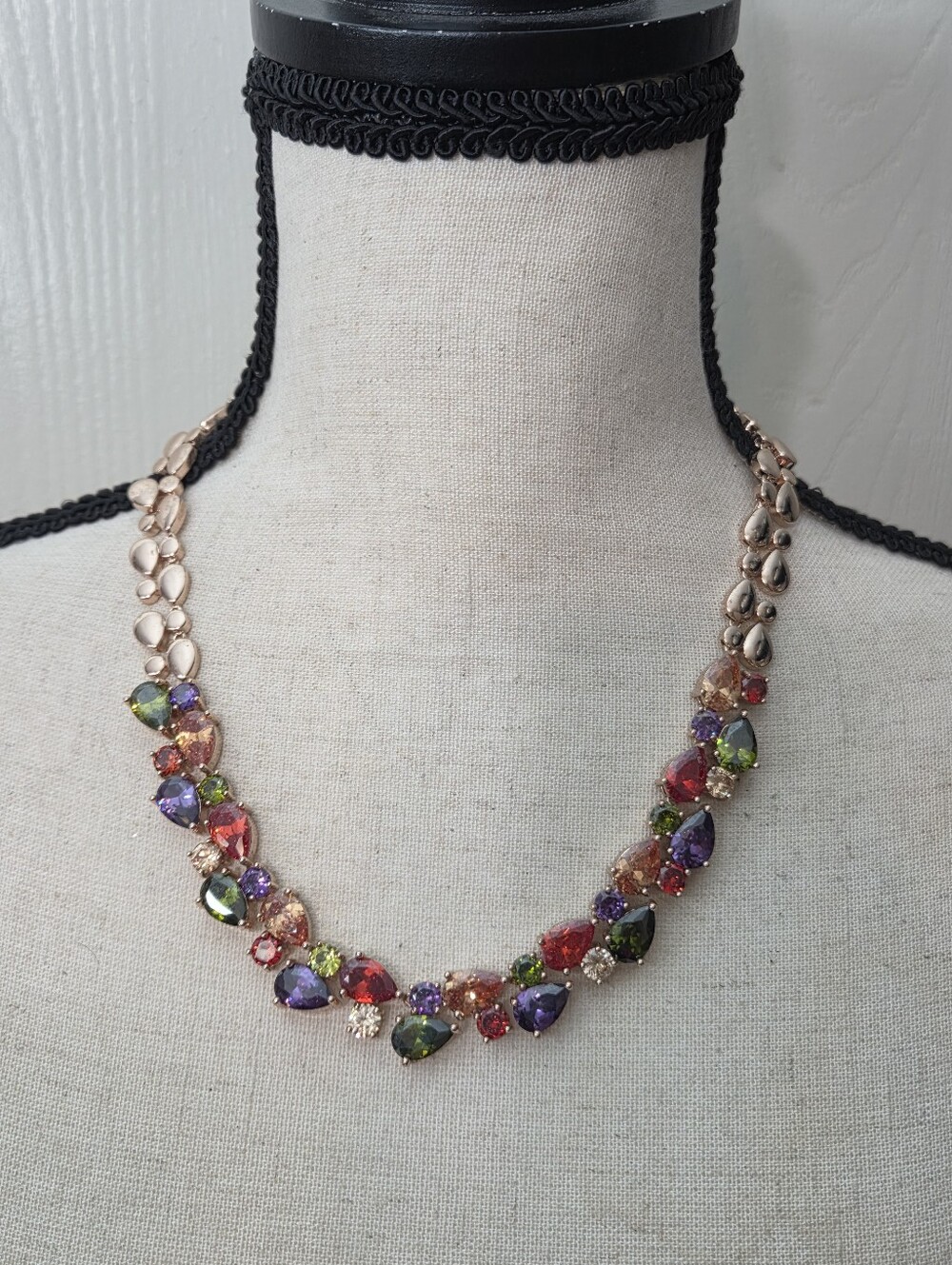crystal necklace made with swarovski crystals rose gold plated hermosa
